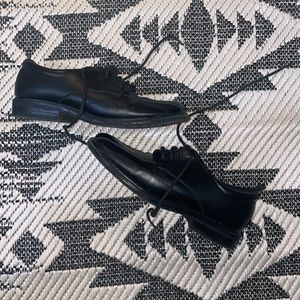 Youth dress shoe